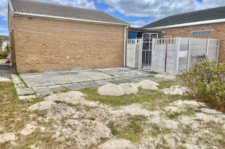 2 Bedroom Property for Sale in Strandfontein Western Cape